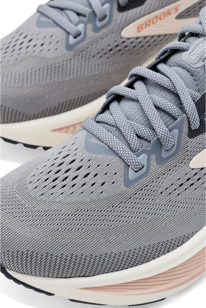 Women's Brooks Ghost 18 in Grey/Morganite/Coconut
