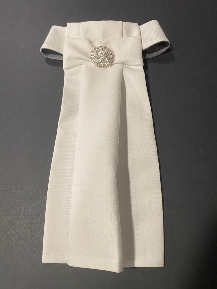 Eurostyle - Soft White/Grey Collar/Crystal Pin