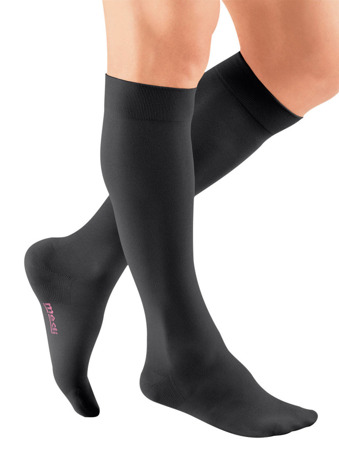 Medi Plus Knee High 20-30mmHg - Compression Level: Firm 20-30 MmHg - Unisex - Knee