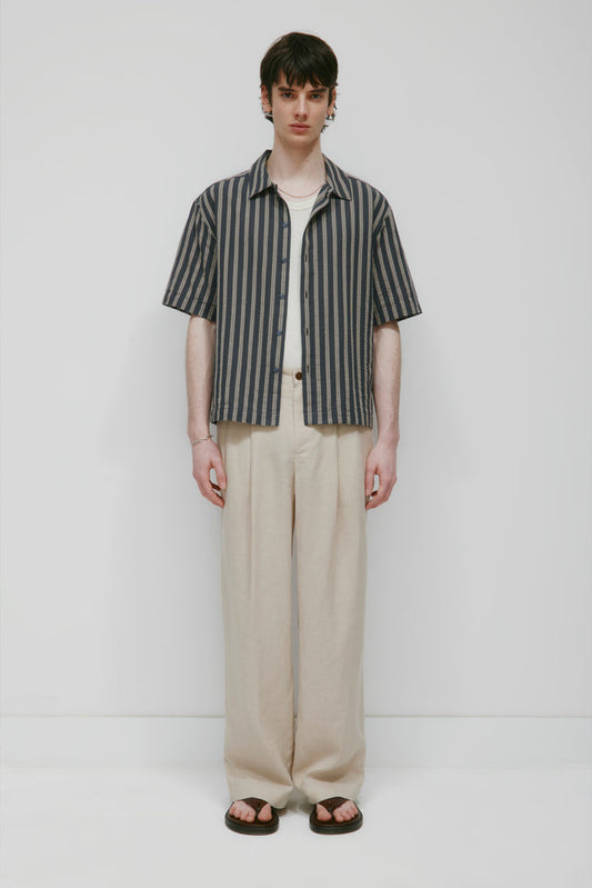 Model is 6'1.5” and is wearing a size 32.