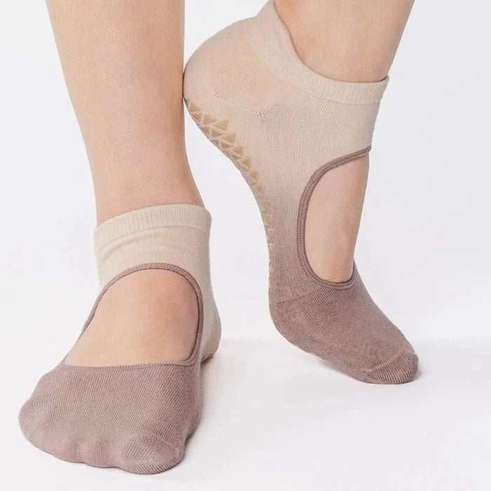 Nina Grip Socks for Pilates & Yoga - Cappuccino