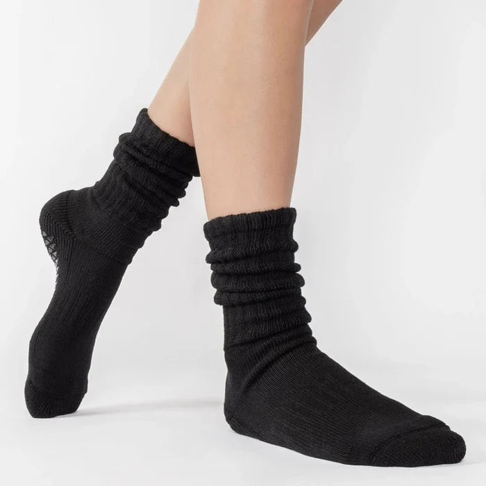 Slouch Crew Grip Socks for Pilates & Yoga - Black