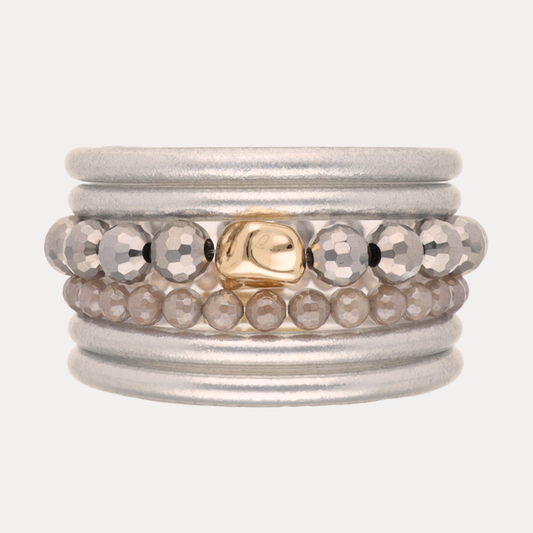 a close up of a ring